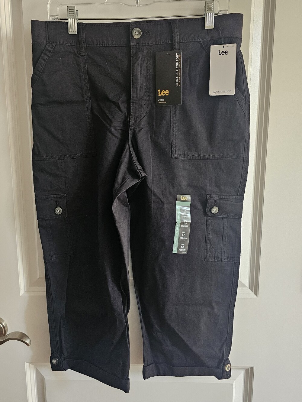 NWT LEE Womens Ultra Lux Mid Rise Black Capri Pants